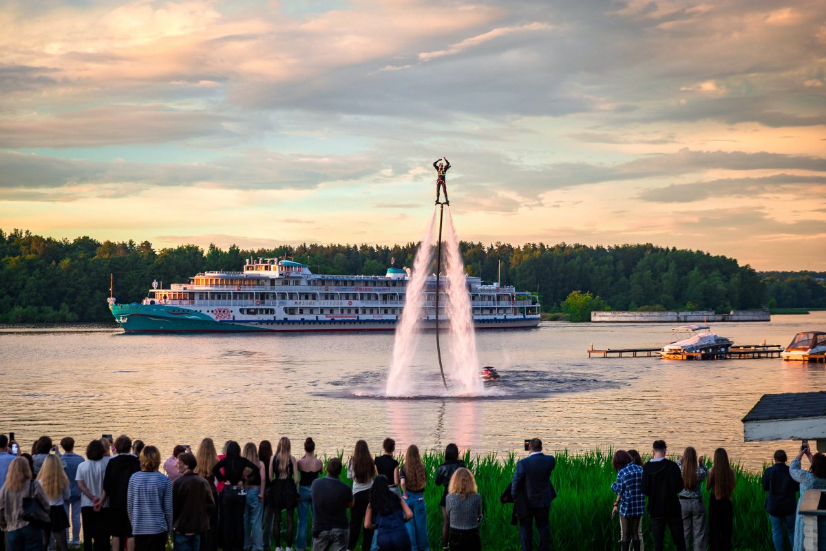 Flyboard-шоу на выпускном